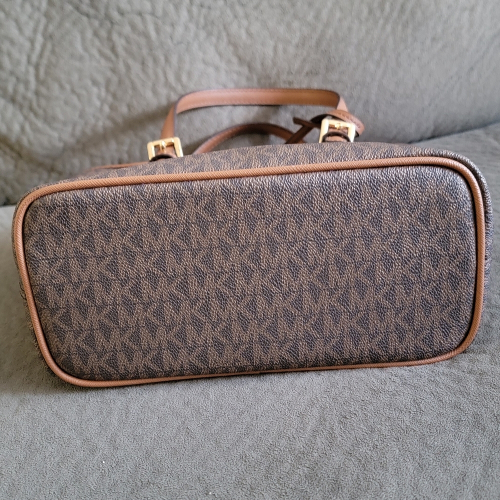 Michael Kors Jet Set Travel Extra-Small Logo Top-Zip Tote Bag in Brown - Picture 3 of 16